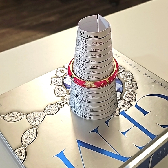 Vintage Gold Tone Enamel Flower Design Cuff Clamper Bracelet. - Picture 6 of 8